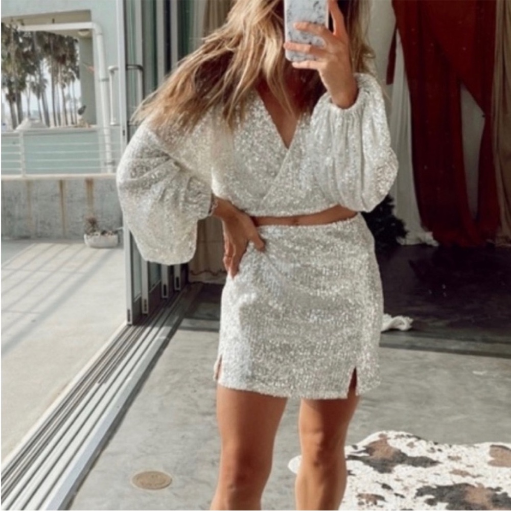 Silver 12th Tribe sequin skirt, size small NWT